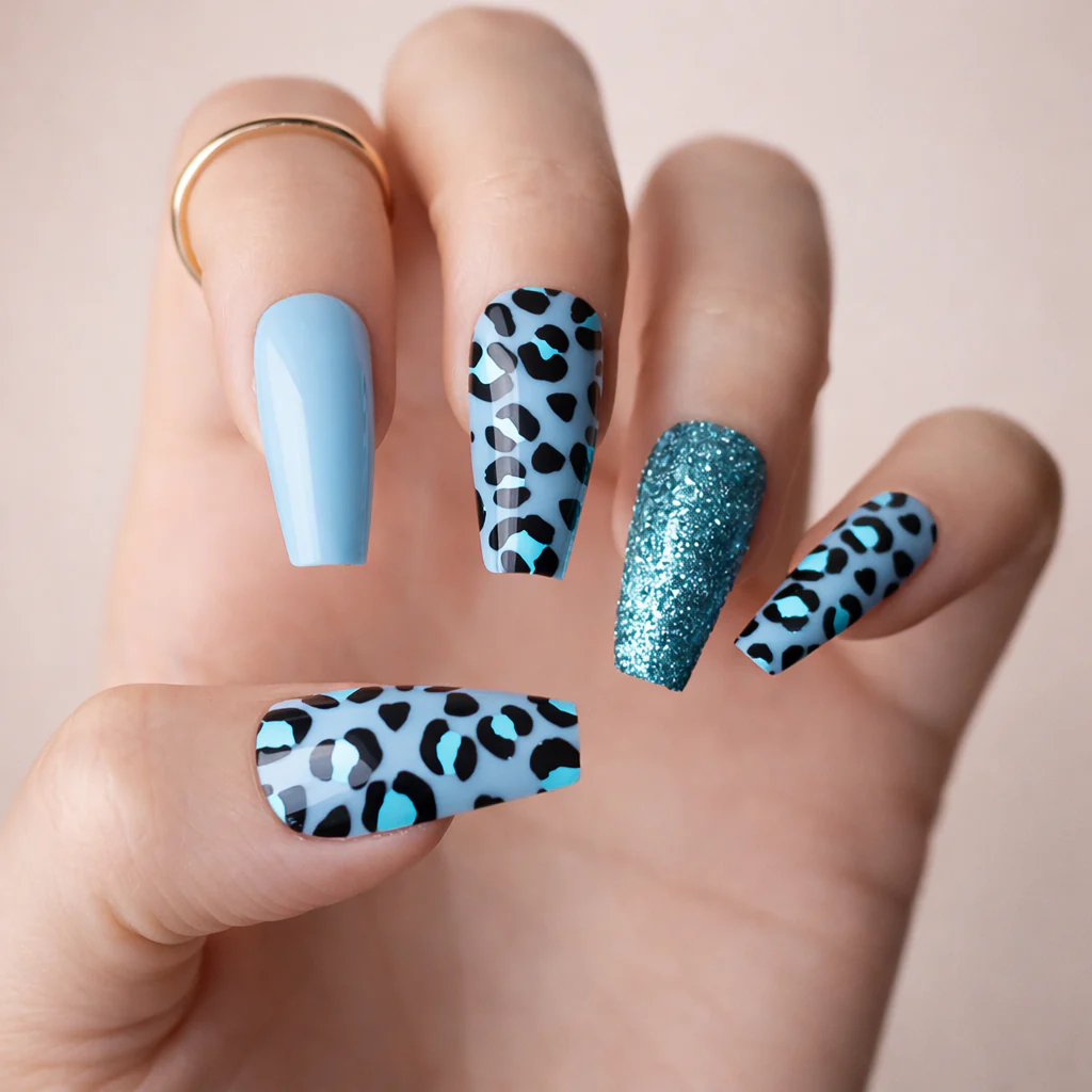 Faux Ongles Bleus et Noirs Ballerine Longs